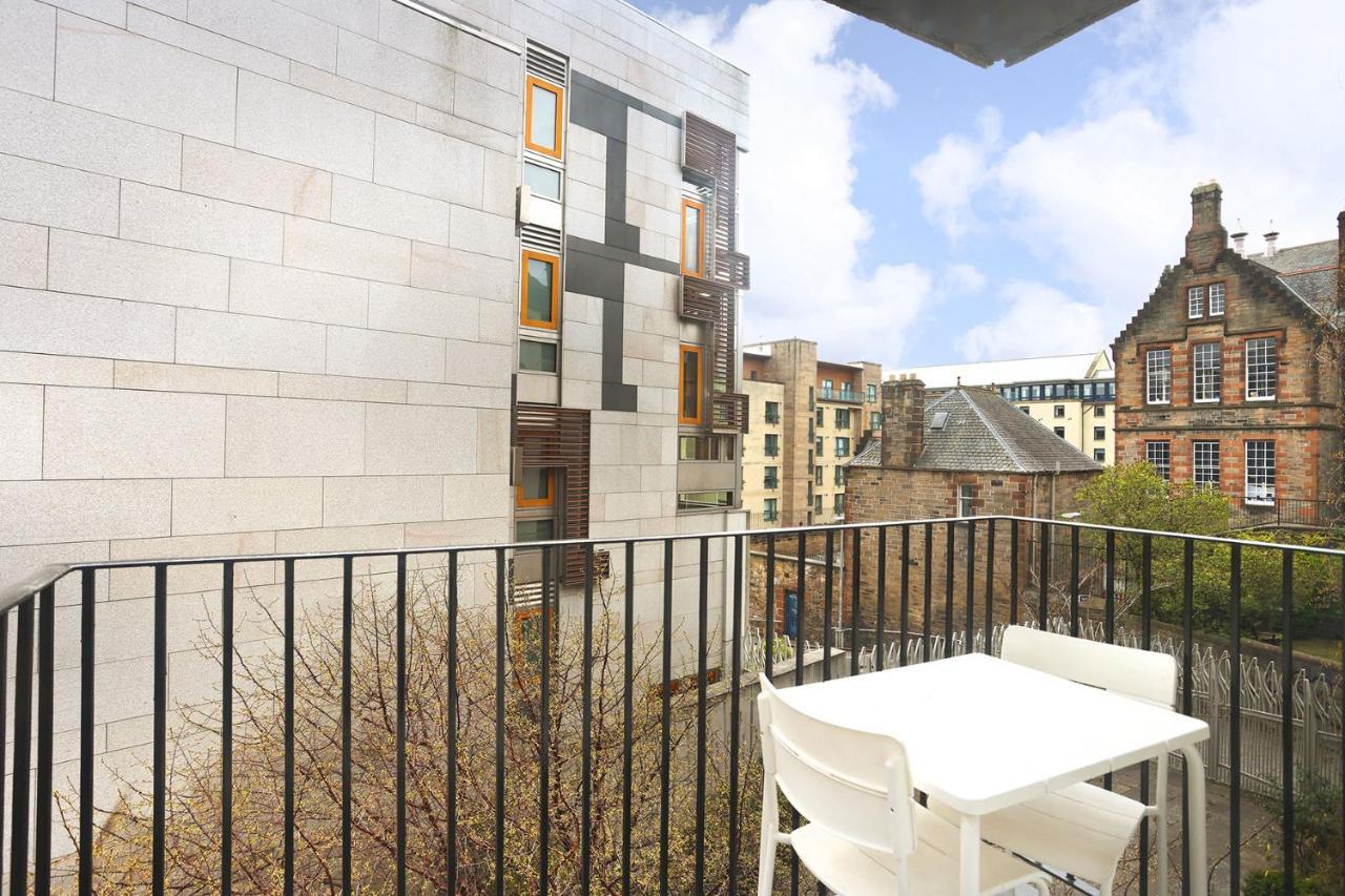 Joivy Contemporary Royal Mile Apartment With Balcony Эдинбург Экстерьер фото