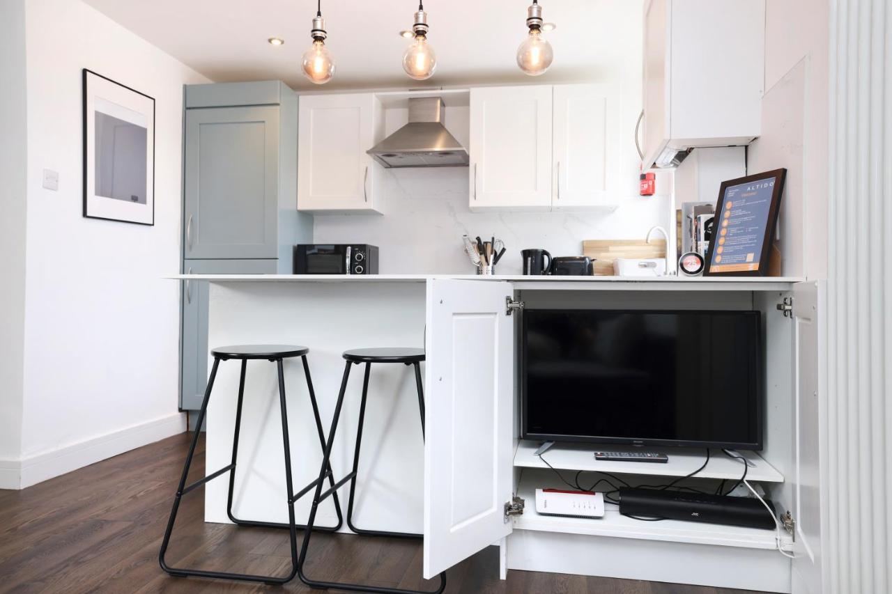 Joivy Contemporary Royal Mile Apartment With Balcony Эдинбург Экстерьер фото